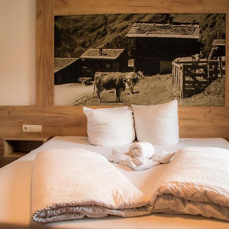 Hotel Traube Фліс Екстер'єр фото